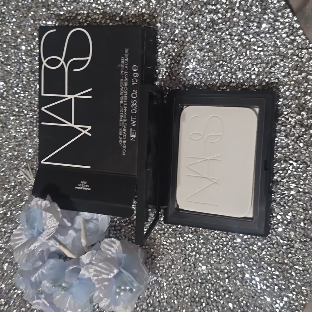 ❇️🧚♀️NARS Translucent Crystal Light Reflecting Setting Powder NWT - Picture 4 of 5